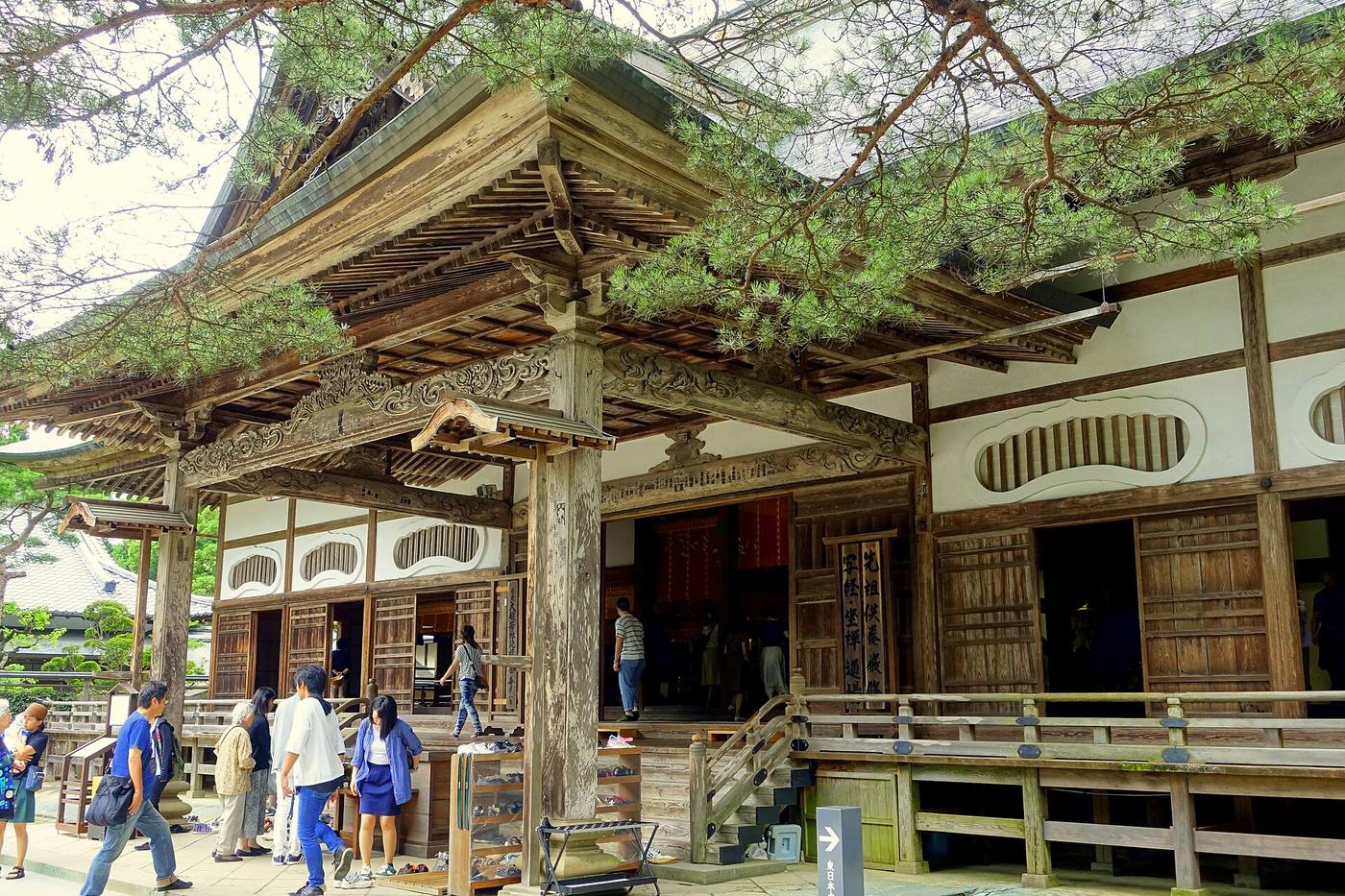 The main hall (Hondo) at Chusonji in Hiraizumi, Iwate.