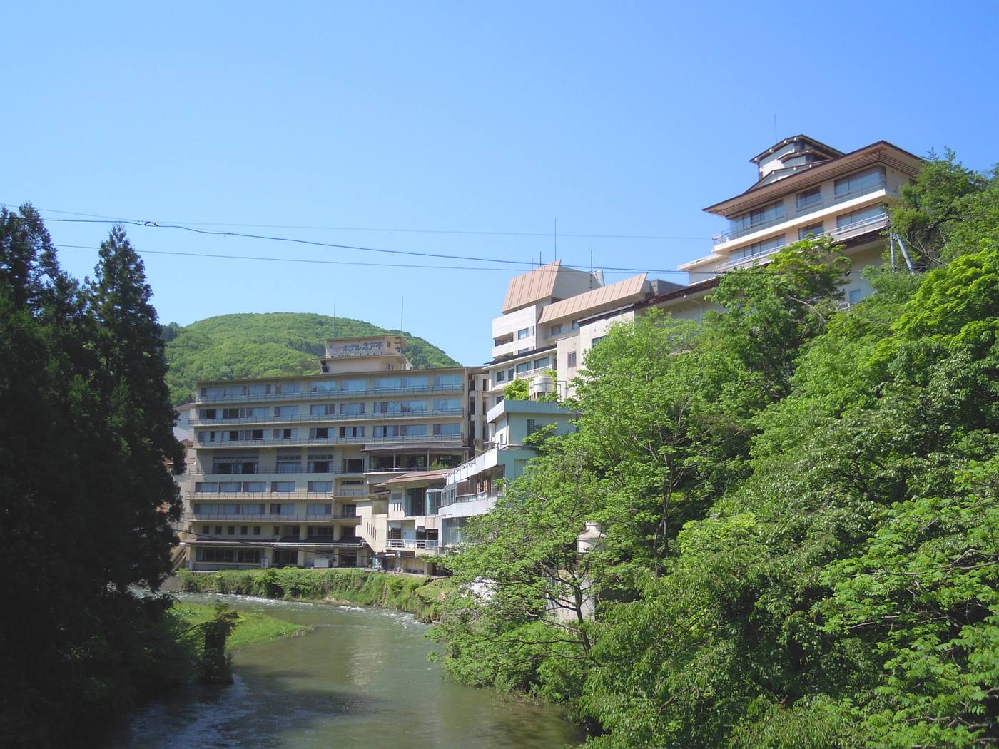 Hotel Shidotaira at Shidotaira Onsen beside the Toyosawa River.